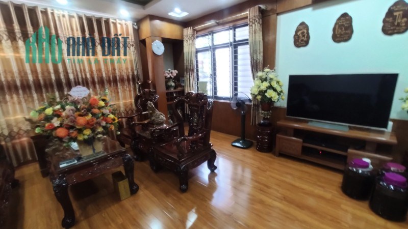 Bán nhà 5 tầng Hoa Lâm,Long Biên 43m2 lô góc, oto,kinh doanh hơn 5 tỷ