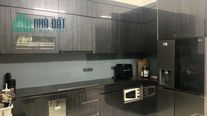Bán nhà mặt phố Nguyễn Khang 155m 3 tầng mặt tiền 8.5m ô tô kinh doanh tấp nập 33.5 tỷ lh 0817606560