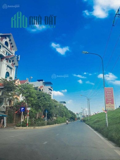 Bán gấp siêu phẩm 106m2, chào 13 tỷ( có đàm phán ) Long Biên Hà Nội