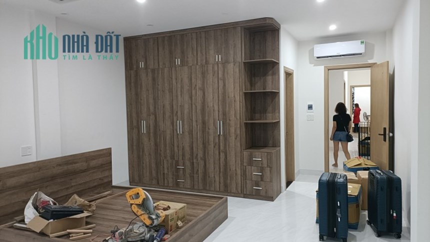 NHÀ 4 TẦNG THANG MÁY PHỐ KINH DOANH SẦM UẤT, XUNG QUANH NHÀ HÀNG, KARAOKE,NHỈNH 9 TỶ