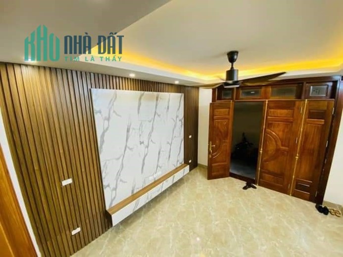 Bán nhà Tôn Đức Thắng,33M x5 tầng,ngõ thông ba gác tránh,giá nhỉnh 4 tỷ. Liên hệ 0393561315