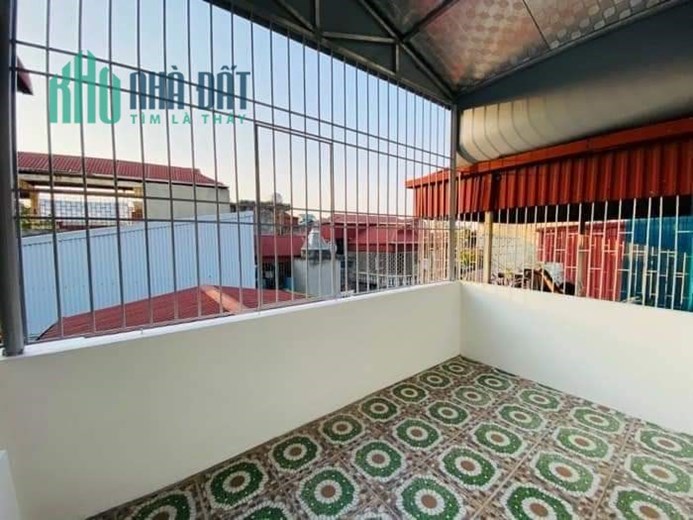 Bán nhà Tôn Đức Thắng,33M x5 tầng,ngõ thông ba gác tránh,giá nhỉnh 4 tỷ. Liên hệ 0393561315