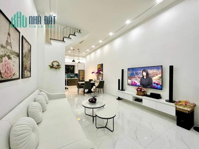 Bán nhà Tôn Đức Thắng,59M ,MT 4.3M,ngõ thông ,rộng ,thoãng,gần Ô Chợ Dừa,giao thông thuận tiện.