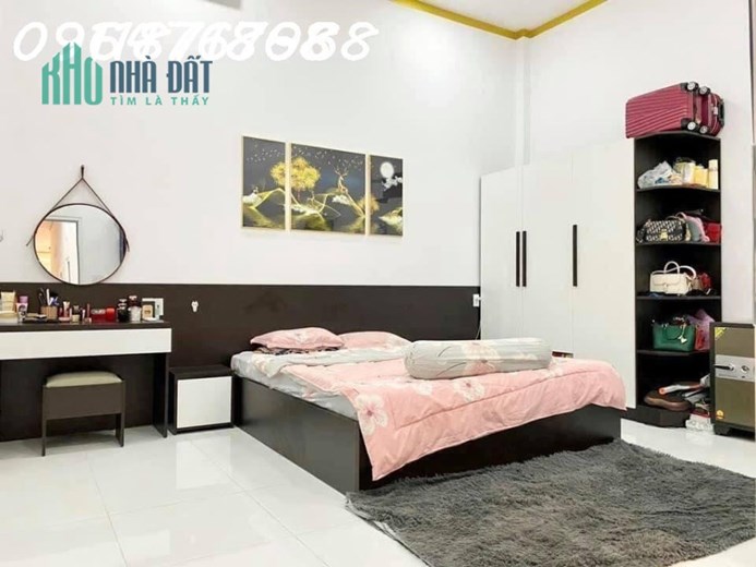 Bán Gấp phố Hoàng văn Thái, Thanh Xuân 52M x5T,Lô góc ô tô tránh, Vỉa hè, kinh doanh. Giá 12tỷ