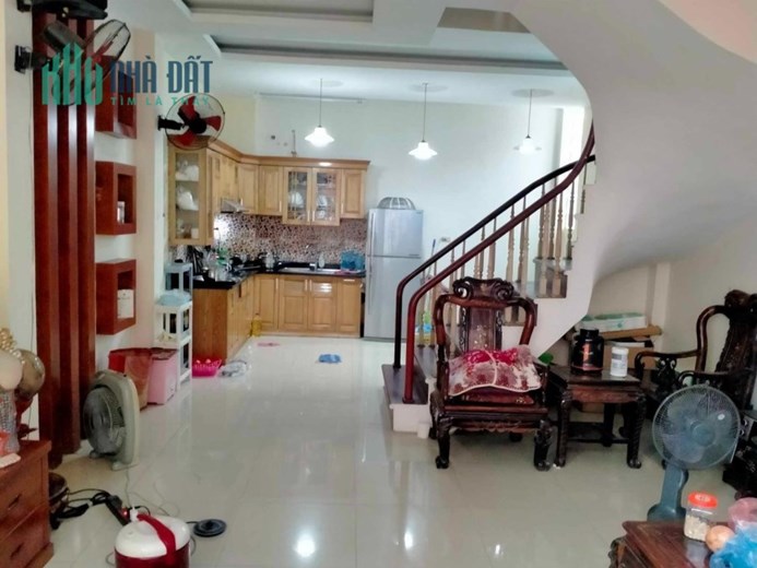 Bán nhà Chợ Vẽ, Đông Ngạc, Vị Trí Cực Đẹp 70m2  MT 5.1m  4.8 Tỷ. 0966931622