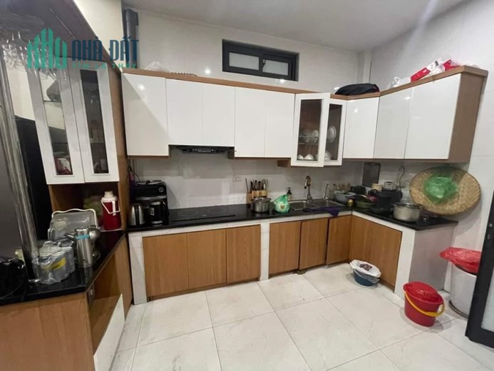 HÀNG HIẾM, Ô TÔ VÀO  NHÀ, LÔ GÓC, NGÕ THÔNG PHÂN LÔ.

Bán Nhà Phố Nguyễn Văn Cừ 45m2, 5 Tầng, MT