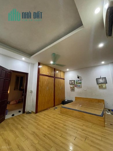 Bán nhà Nguyễn Văn Cừ 40m2, 4 tầng, nhà dân xây chỉ hơn 3 tỷ