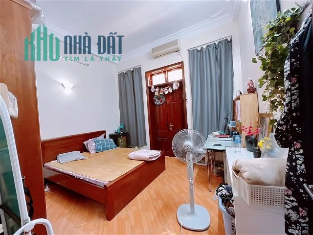 Kim Giang - Hoàng Mai, D.Tích 44m2, 5 Tầng Vuông Vắn, Ngõ Ôtô, Giá 5.3 tỷ