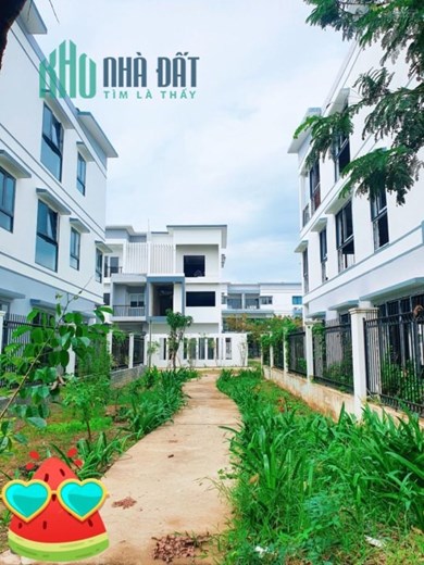 Sập hầm. Bán gấp lô đất biển Đà Nẵng, cạnh sông kề biển 120m2. Công viên trước nhà. Giá chỉ 2.1x tỷ