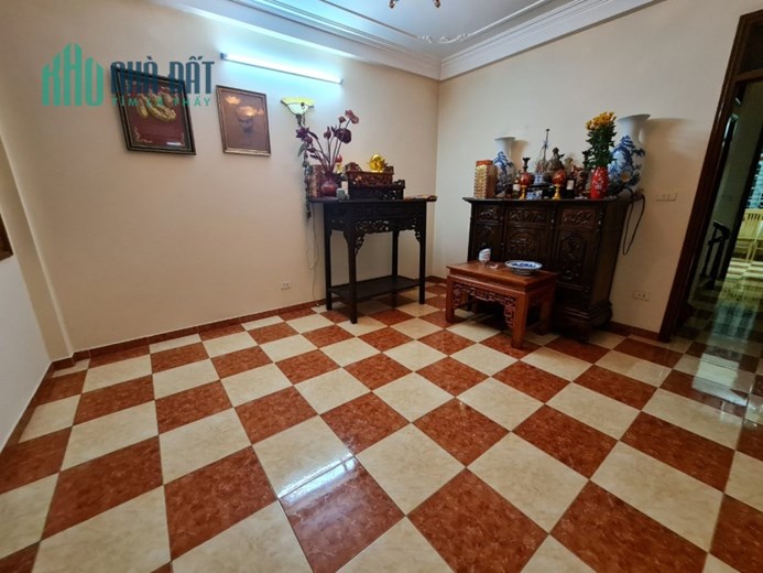 Bán nhà phân lô phố Hoàng Quốc việt 60m2 x 4 t mt 6 m giá 13,1 tỷ