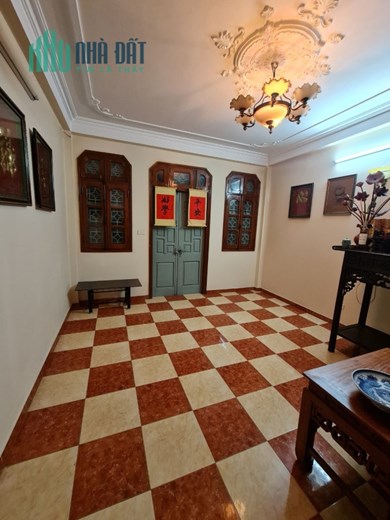 Bán nhà phân lô phố Hoàng Quốc việt 60m2 x 4 t mt 6 m giá 13,1 tỷ