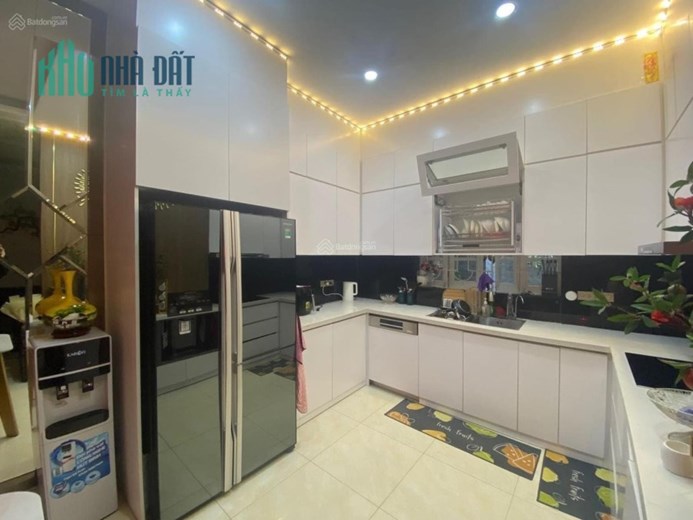 Bán nhà trần khát chân 65 4t thang máy mt6m 8.x tỷ