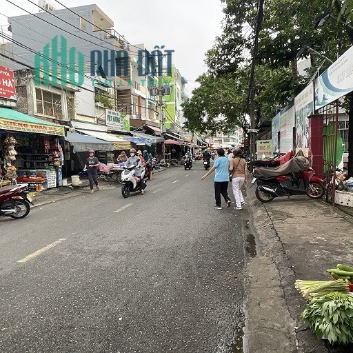 Định cư nước ngoài cần bán 2 căn nhà liền kề rất hợp kinh doanh,sổ hồng chính chủ
Sang luôn tiệm