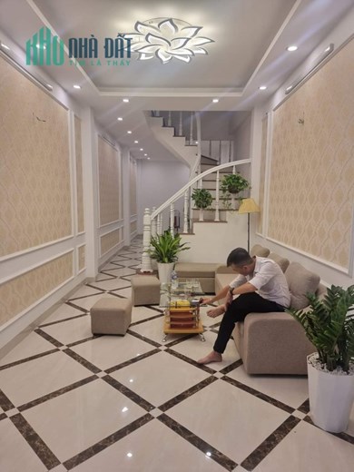 NHÀ MỚI ĐẸP LONG LANH, KINH DOANH NHỎ, Ô TÔ 5 CHỖ VÀO NHÀ.

Trần Khát Chân 45m2, 5 Tầng, MT 3,2M,