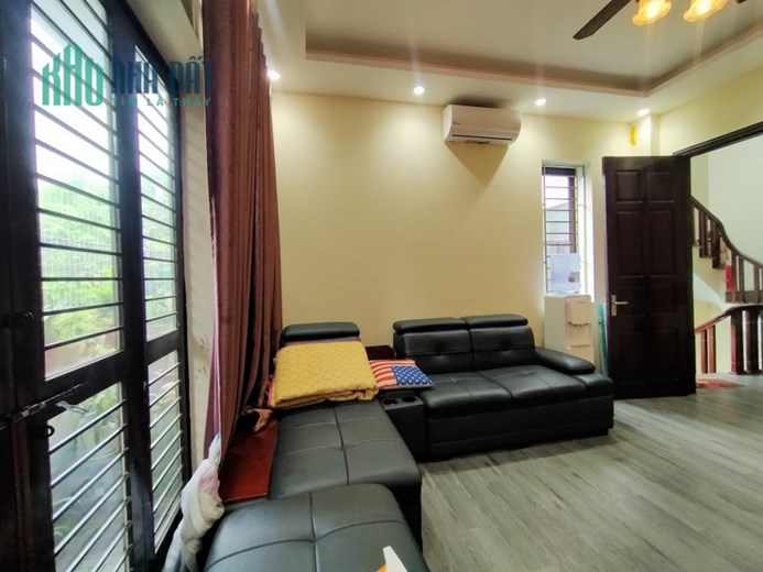 Chủ nhờ bán gấp nhà Minh Khai , 65m2 , 5,1 tỷ , Nhà dân xây chắc chắn , 50m ra phố