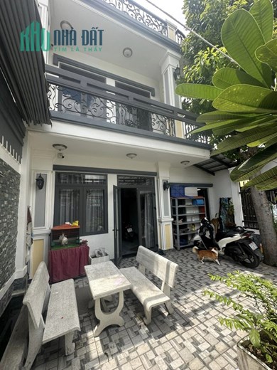 SIÊU PHẨM BIỆT THỰ 2 MẶT TIỀN - GẦN CHỢ TÂN HƯƠNG - NGUYỄN SUÝ - NGANG 7M - 3 TẦNG - 115M2 - 4PN -