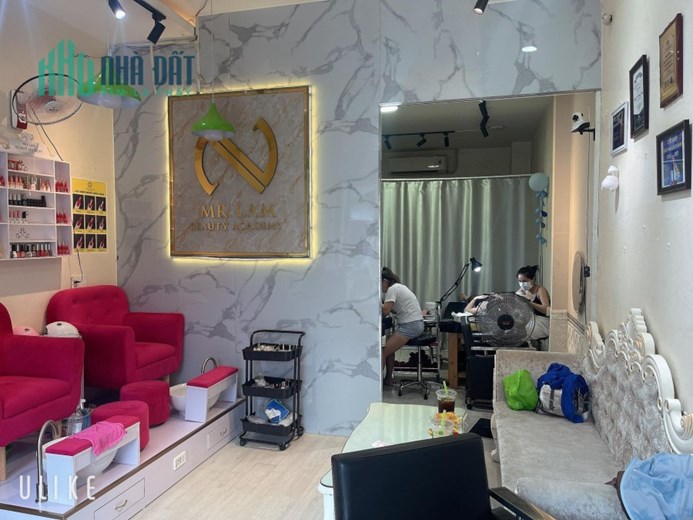 Sang mặt bằng spa phun xăm nail mi 30tr gồm có 10tr tiền cọc nhà
