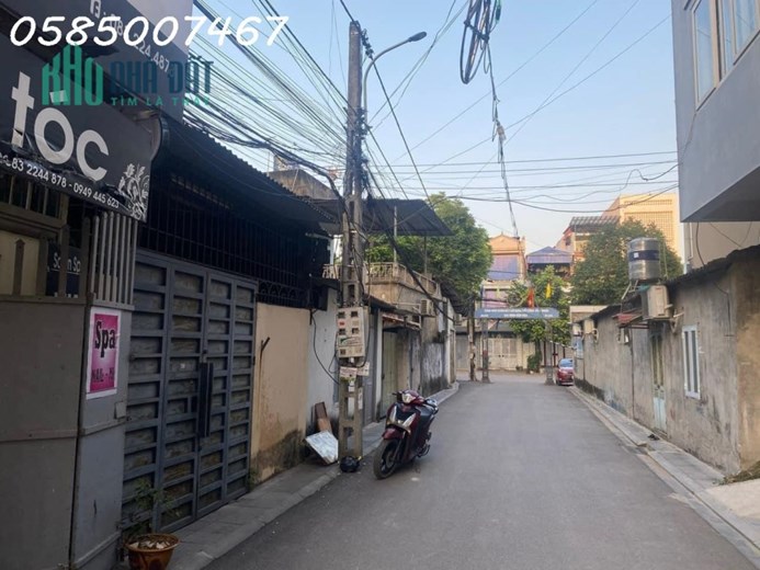BÁN ĐẤT THỊ TRẤN ĐÔNG ANH TỔ 22 OTO TRÁNH NHAU CHỈ NHỈNH 2 TỈ