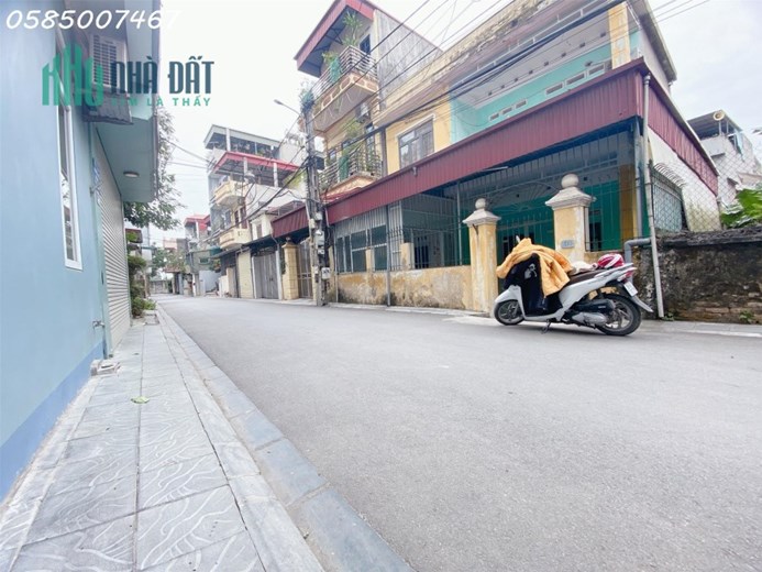 BÁN ĐẤT THỊ TRẤN ĐÔNG ANH TỔ 22 OTO TRÁNH NHAU CHỈ NHỈNH 2 TỈ