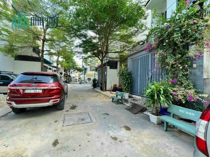 Chú 2 kẹt tiền,bán gấp lỗ sặc máu căn nhà lầu