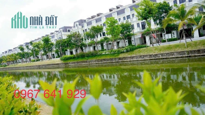 Cần bán biệt thự song lập có hầm mặt đường lớn 30 m.