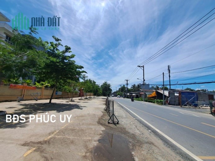 ĐẤT MT BÙI CÔNG TRỪNG - NGANG 44M - SÁT BÊN TRƯỜNG HỌC - GIÁ HƠN 10TR/M2.