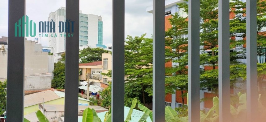 Bán 2 Căn nhà 3 Tầng, sau lưng Trường ĐH SPKT P. Linh Chiểu, dt 160m2 giá 11,8 Tỷ