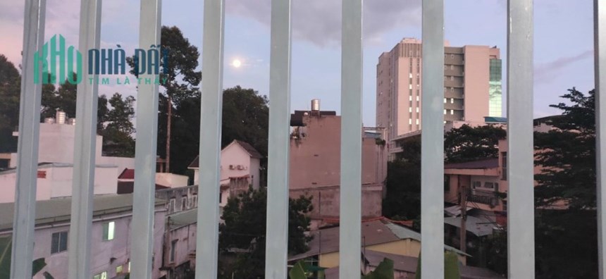 Bán 2 Căn nhà 3 Tầng, sau lưng Trường ĐH SPKT P. Linh Chiểu, dt 160m2 giá 11,8 Tỷ