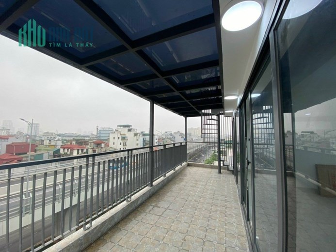 Cho thuê nhà có thang máy MP Minh Khai, DT 120m x 8 tầng, MT 12m, thông sàn, PCCC, 99 triệu