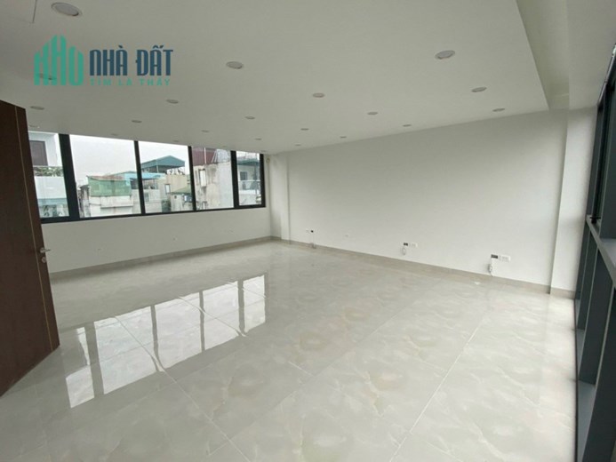 Cho thuê nhà có thang máy MP Minh Khai, DT 120m x 8 tầng, MT 12m, thông sàn, PCCC, 99 triệu