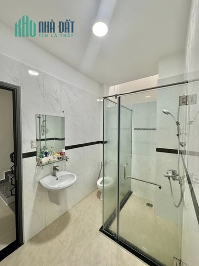 NHÀ LÊ VĂN LƯƠNG, Q.7, HẼM TRƯỚC NHÀ 3M, DT: 4x11, 3 TẦNG, 5.4 TỶ.