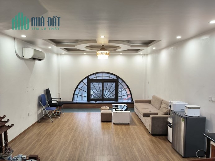 Bán Nhà Tư Đình , Quận Long Biên . 42M x 6T , Gara 7 Chỗ , Sát Phố . Giá 6 Tỷ.