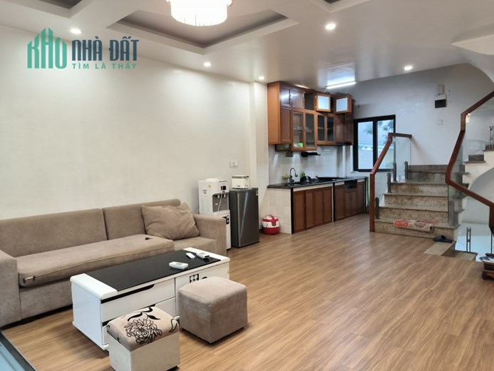 Bán Nhà Tư Đình , Quận Long Biên . 42M x 6T , Gara 7 Chỗ , Sát Phố . Giá 6 Tỷ.