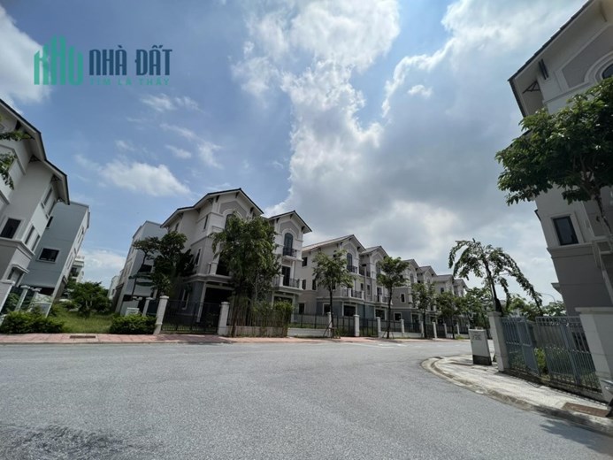 Biệt thự Centa River Park cách Ninh Hiệp 4km, Long Biên 6km giá chỉ hơn 6 tỷ
