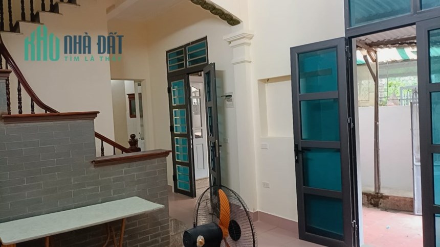 Bán nhà 84m x 4T ngõ 405 Ngọc Thuỵ, MT rộng, ở luôn, oto vào nhà giá 3 tỷ 75 LH: 0936123469
