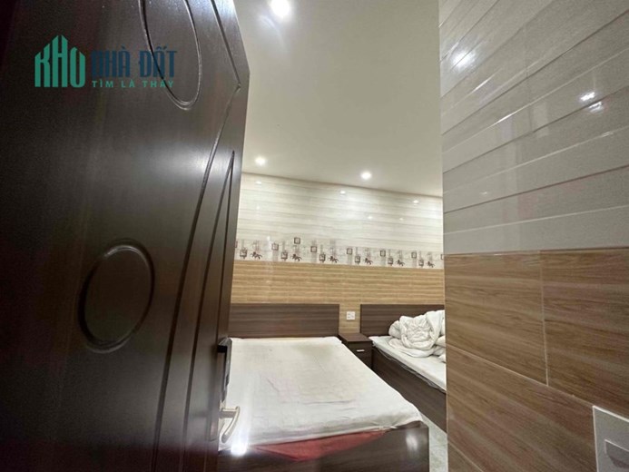 Cho Thuê Nguyên Căn Khách Sạn Full Nội Thất Đang Kinh Doanh Tốt.