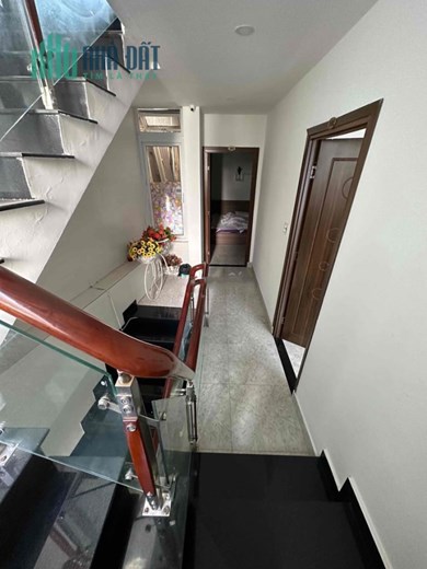 Cho Thuê Nguyên Căn Khách Sạn Full Nội Thất Đang Kinh Doanh Tốt.