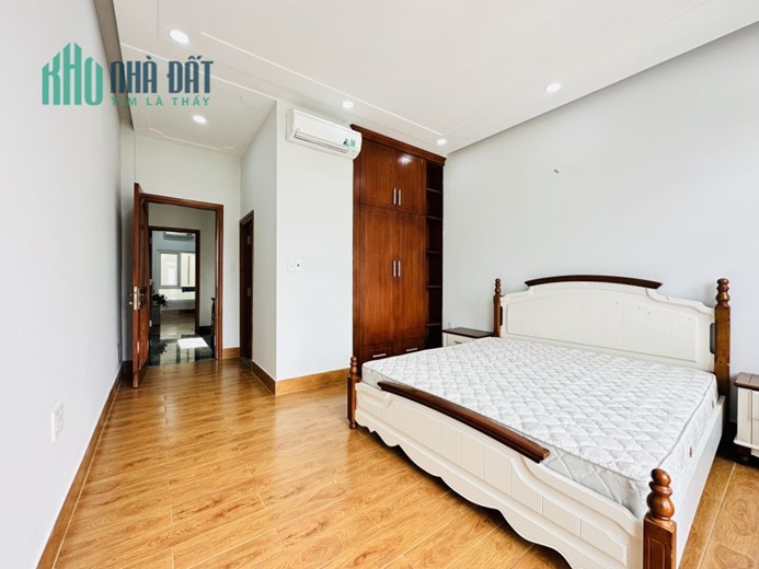 Bán Nhà Phan Huy Ích Gò Vấp 60m2 5 Tầng 4 Phòng Ngủ hẻm Xe Hơi 8 Tỷ 5