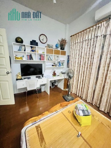 CẦN BÁN GẤP NHÀ ĐƯỜNG TRẦN DUY HƯNG 104M, 5 TẦNG, MT 4.2M, NGÕ NÔNG THÔNG, 13.5 TỶ.