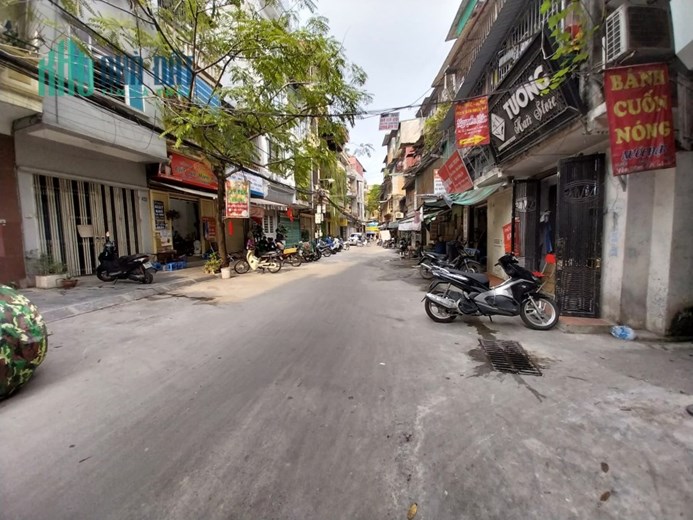 PHÂN LÔ Ô TÔ TRÁNH  - ĐÁ BÓNG VỈA HÈ - HAI MẶT NGÕ TRƯỚC SAU - MỞ VĂN PHÒNG, NHÀ NGHỈ, K.I.NH DOANH