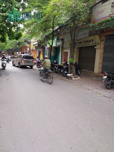 PHÂN LÔ Ô TÔ TRÁNH  - ĐÁ BÓNG VỈA HÈ - HAI MẶT NGÕ TRƯỚC SAU - MỞ VĂN PHÒNG, NHÀ NGHỈ, K.I.NH DOANH