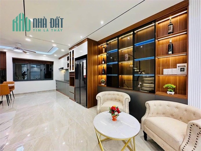 Nhà 5 tầng có thang máy, Phan Huy Ích, Gò Vấp – Đường 10m View Công Viên.