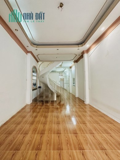 Nhà  Quận 3  - 3 tầng BTCT - DT 82 M2 - hẻm xe hơi - Gía chỉ 13.2 tỷ thương lượng .