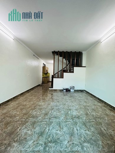 Bàn nhà Hoàng Mai 46m, mặt tiền 4.3m, ngõ nông, oto 30m, chỉ 2.98 tỷ