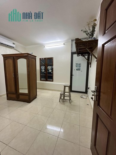 Bàn nhà Hoàng Mai 46m, mặt tiền 4.3m, ngõ nông, oto 30m, chỉ 2.98 tỷ