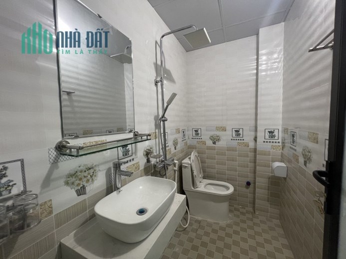 Bán nhà 3 tầng mới Ngọc Thụy,Long Biên 36m2 oto tránh,lô góc hơn 3tỷ