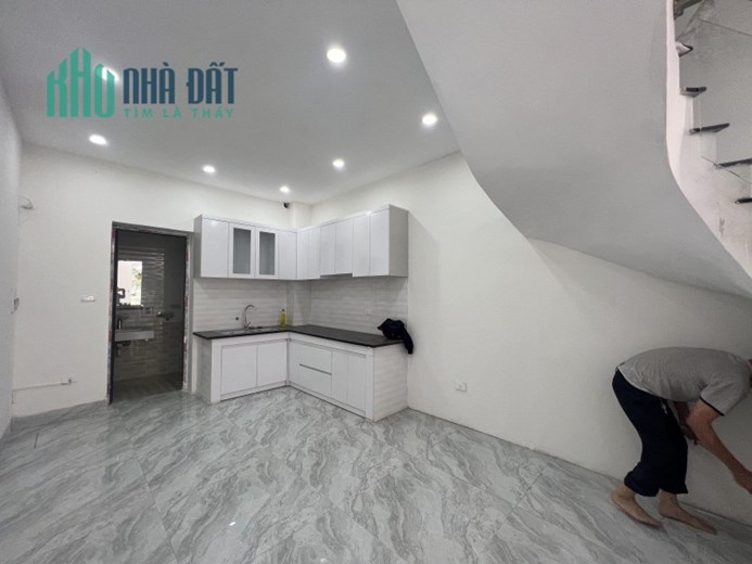 Bán nhà 3 tầng mới Ngọc Thụy,Long Biên 36m2 oto tránh,lô góc hơn 3tỷ