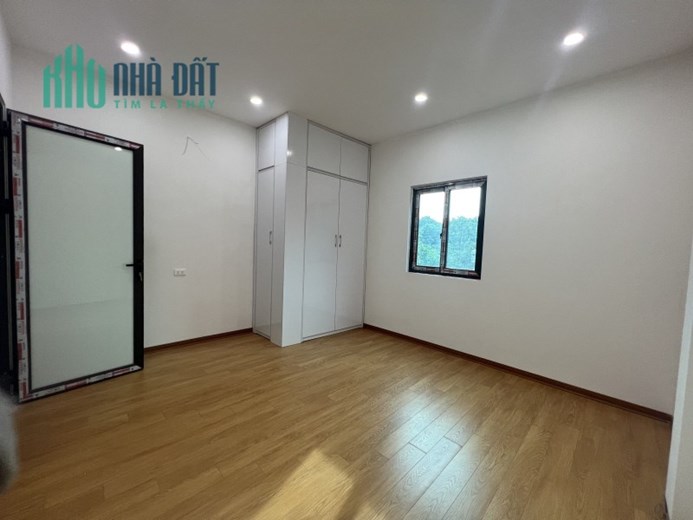 Bán nhà 3 tầng mới Ngọc Thụy,Long Biên 36m2 oto tránh,lô góc hơn 3tỷ