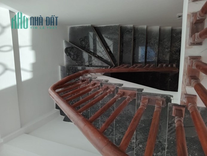 LÔ GÓC - NGAY MẶT NGÕ BẠCH ĐẰNG - HAI BÀ TRƯNG - 31M2X 5TX 4.6 tỷ  CÓ THỂ KINH DOANH NHỎ - GIÁ RẤT