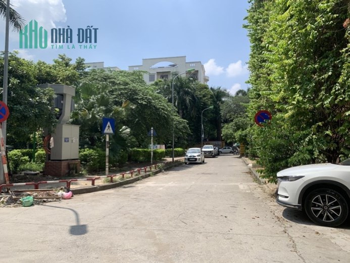 Bán nhà Vườn hoa Trần Quang Diệu, Đống Đa, 72m2, 4 tầng, khu quan chức, 16 tỷ